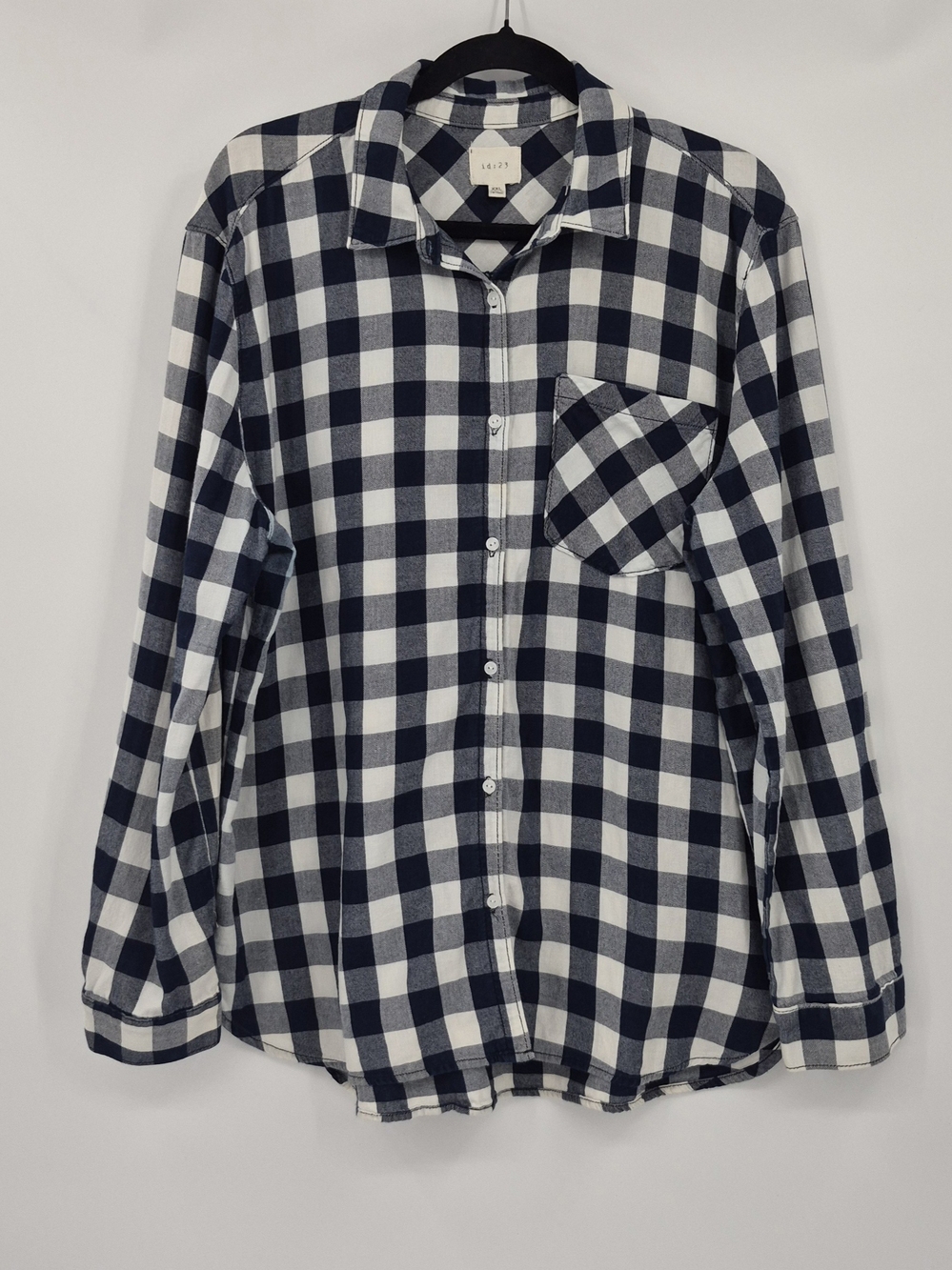 ID:23 Navy and White Plaid Button-Down Shirt Women's Size XXL


**See all photos